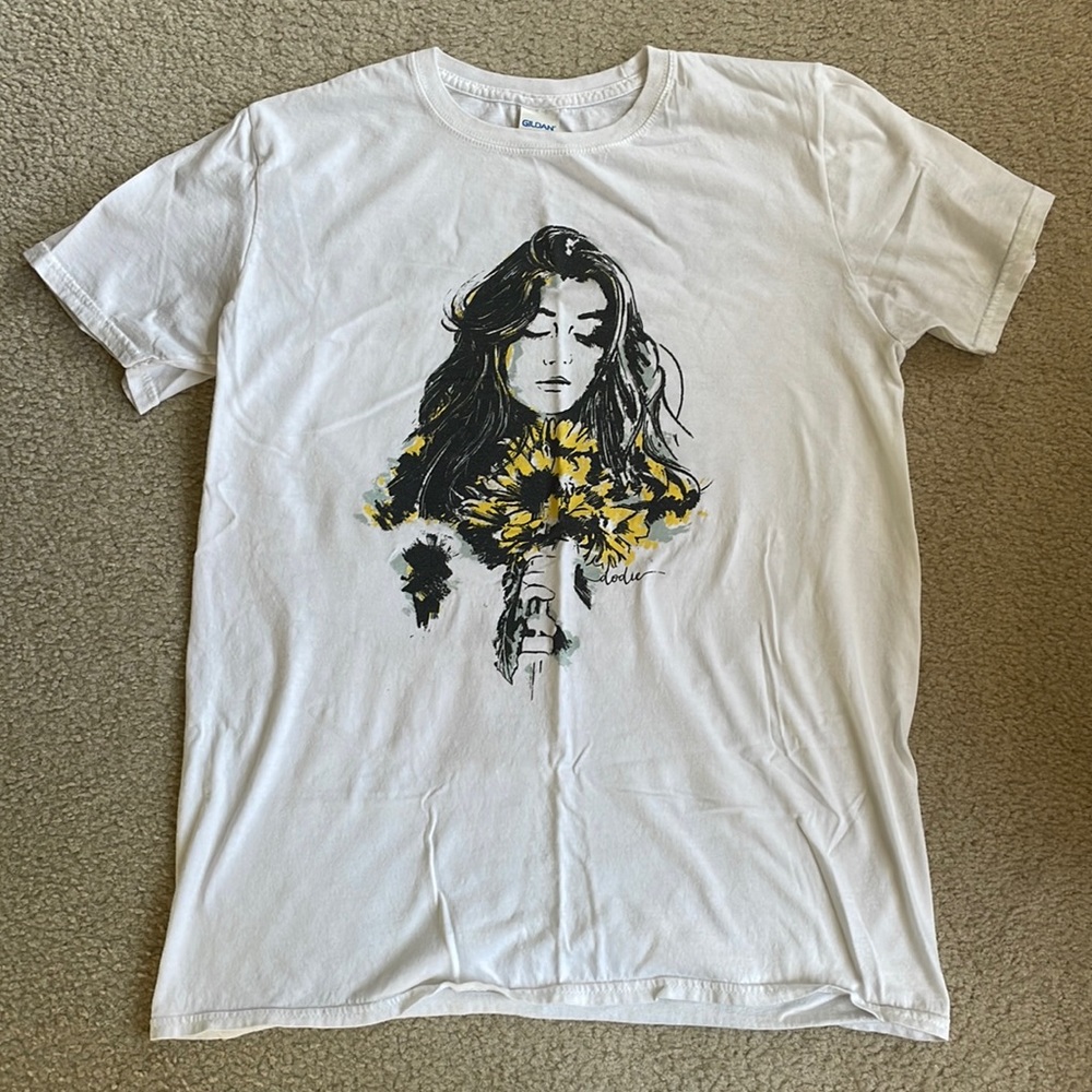 Dodie Clark 2019 HUMAN tour shirt